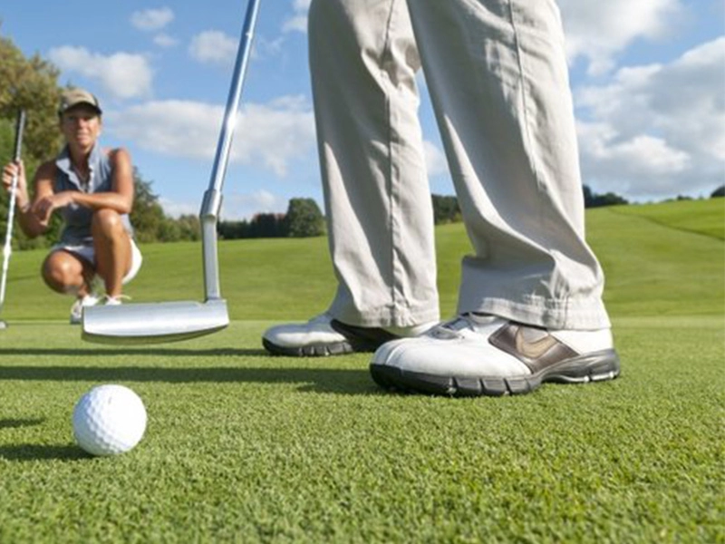 Yüksek Yoğunluklu Suni Golf Sporları Çim Çim Özelleştirilmiş