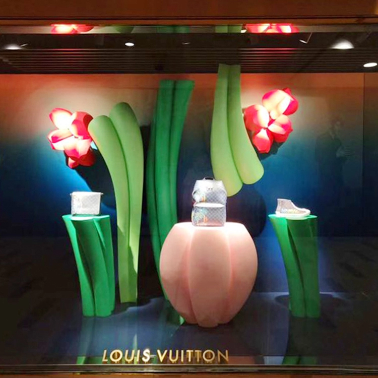 moda markası mağaza yaz vitrin sahne