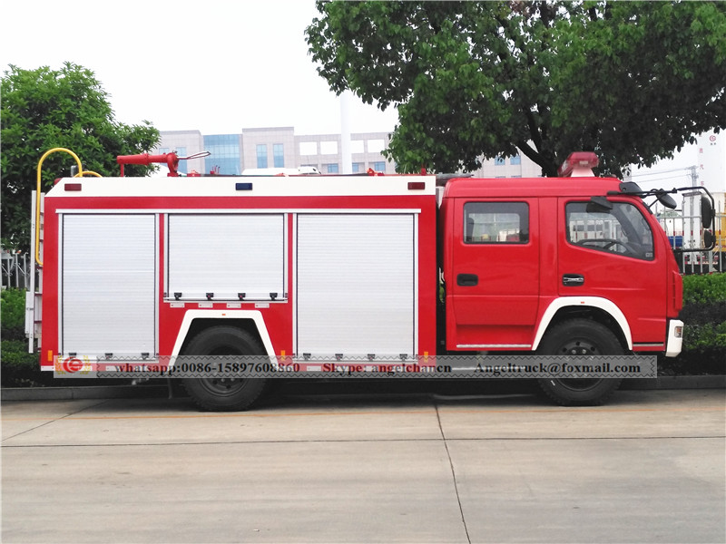 Truck foam tanker truck