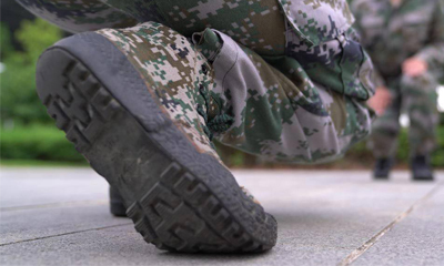Asker yeşili kanvas ayakkabılar