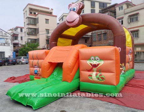 Çin Inflatables'dan slayt N çatılı açık hava çocukları orman maymun şişme yaşam dolu kale