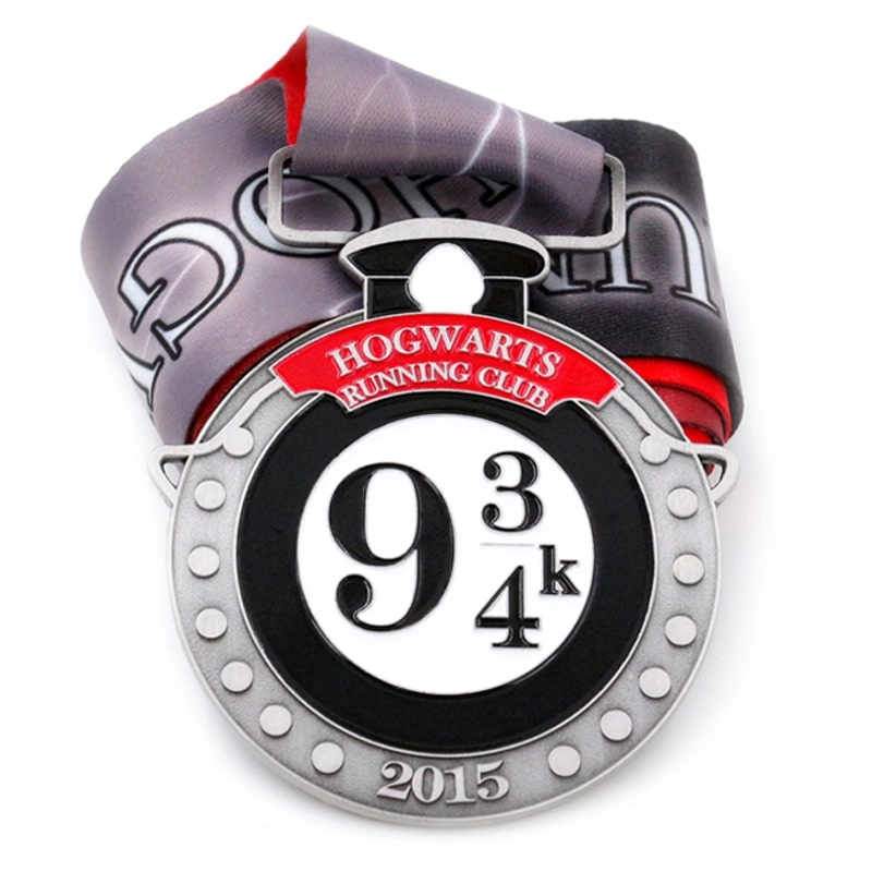 Tedarikçi özelleştirilmiş çinko alaşımı koşu kulübü madalyası